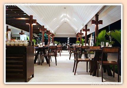 Iyara Beach Hotel & Plaza 15